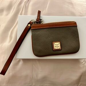 Dooney & Bourke Wristlet 👜